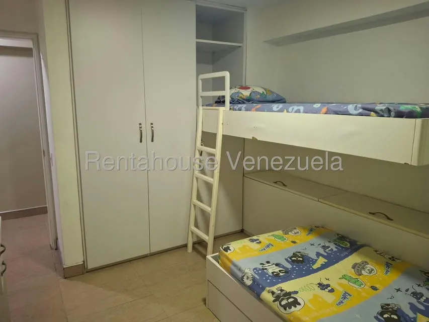 Apartamento (1 Nivel) en Alquiler en Solar del Hatillo, Distrito Metropolitano - 35