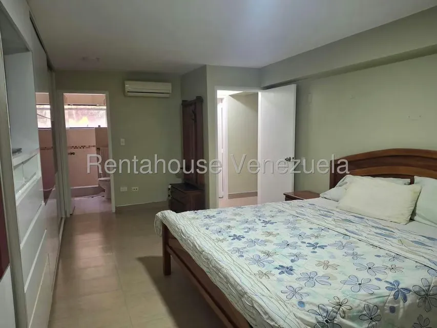 Apartamento (1 Nivel) en Alquiler en Solar del Hatillo, Distrito Metropolitano - 37