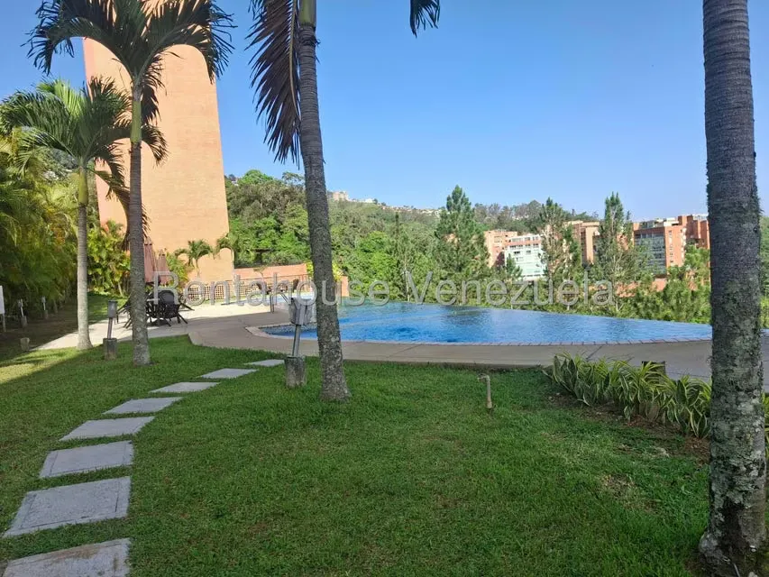 Apartamento (1 Nivel) en Alquiler en Solar del Hatillo, Distrito Metropolitano - 10