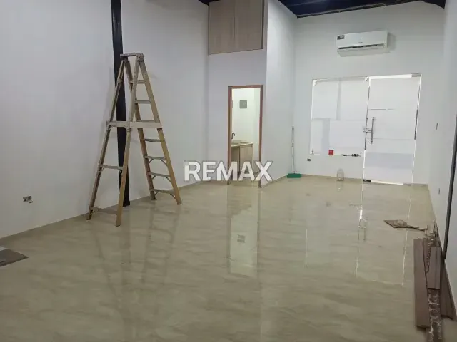 Se Alquila Cómodo Local Comercial de 42 m² en C.C. Paseo San Miguel, Maturín, Monagas. - 3