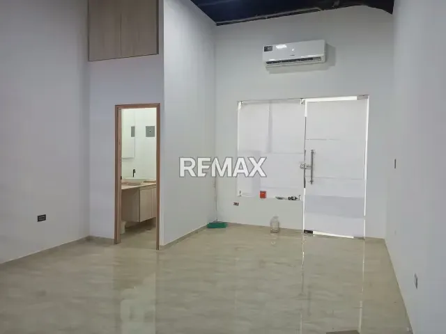 Se Alquila Cómodo Local Comercial de 42 m² en C.C. Paseo San Miguel, Maturín, Monagas. - 4