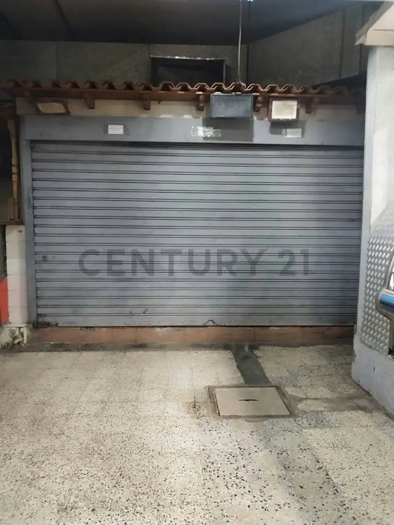 ¡Gran oportunidad! En Venta Local Comercial En El Mercado Guaicaipuro Yep 24 - 5