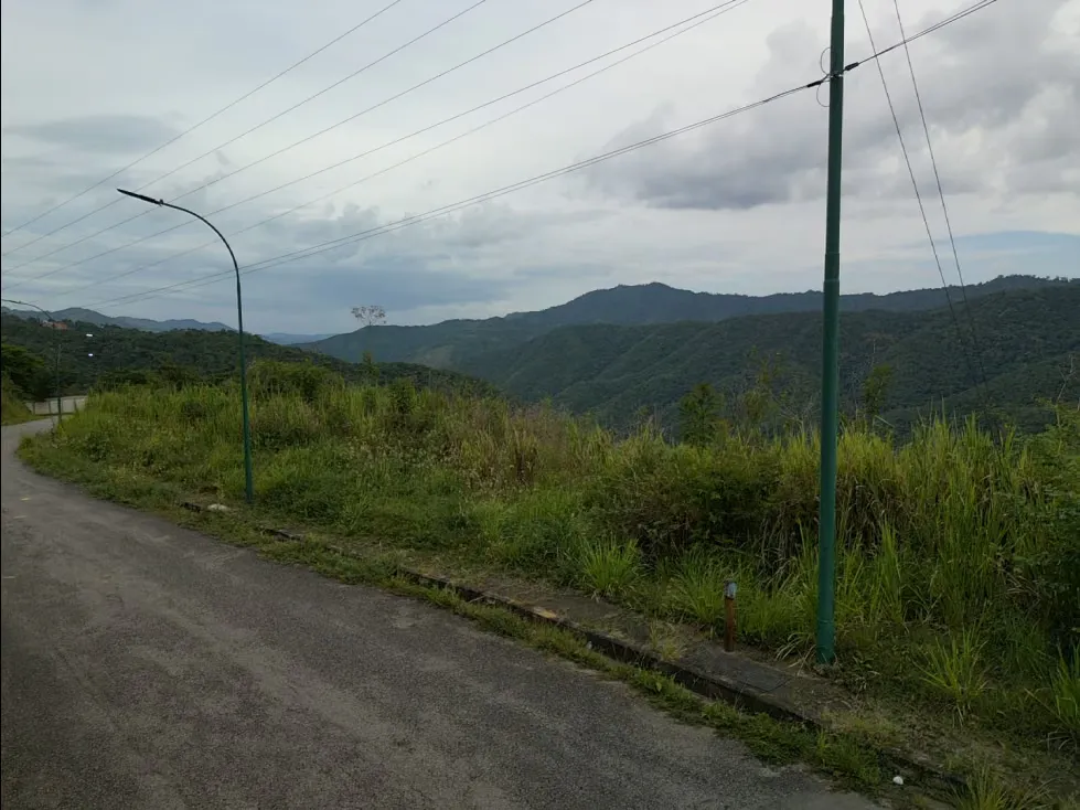 Vendo terreno 3892m2 Bosque de La Lagunita 0755 - 5
