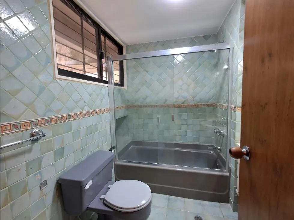 Alquilo apartamento c/ terraza 411m2 Los Chorros 8954 - 22