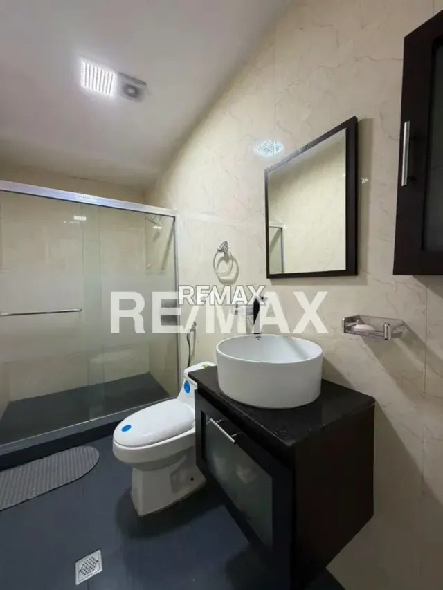 Casa en venta en avenida principal - 13