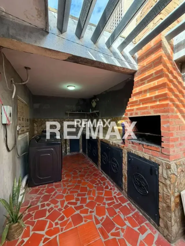 Casa en venta en avenida principal - 15