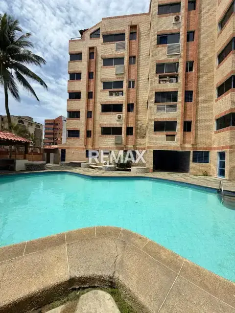 EN VENTA APARTAMENTO EN EL CASCO CENTRAL DE TUCACAS LISTO PARA DISFRUTAR