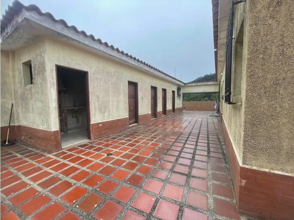 SE VENDE EDIFICIO C.C. LOS CHALET KM 21 DEL JUNQUITO - 15