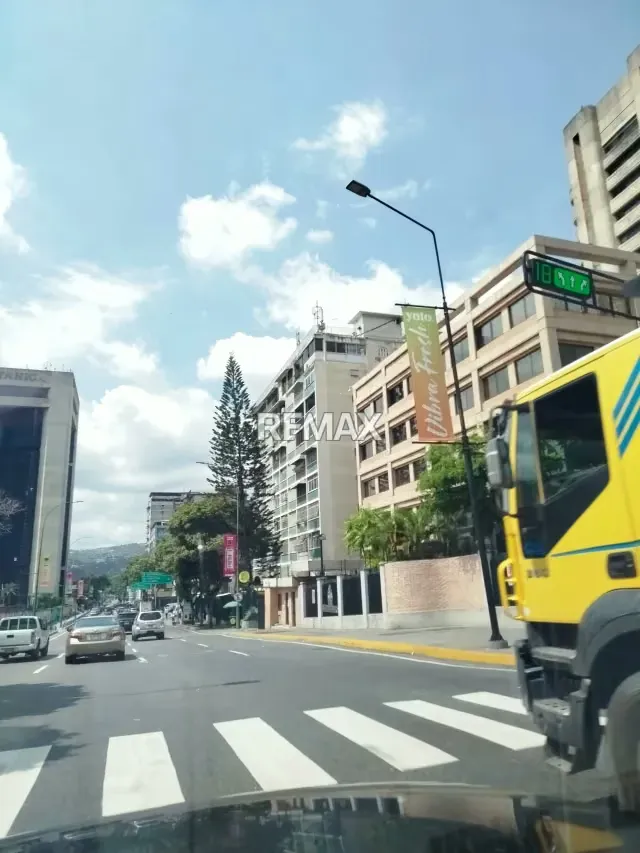 Se alquila Apartamento Altamira sur 2H-2B-1P - 2