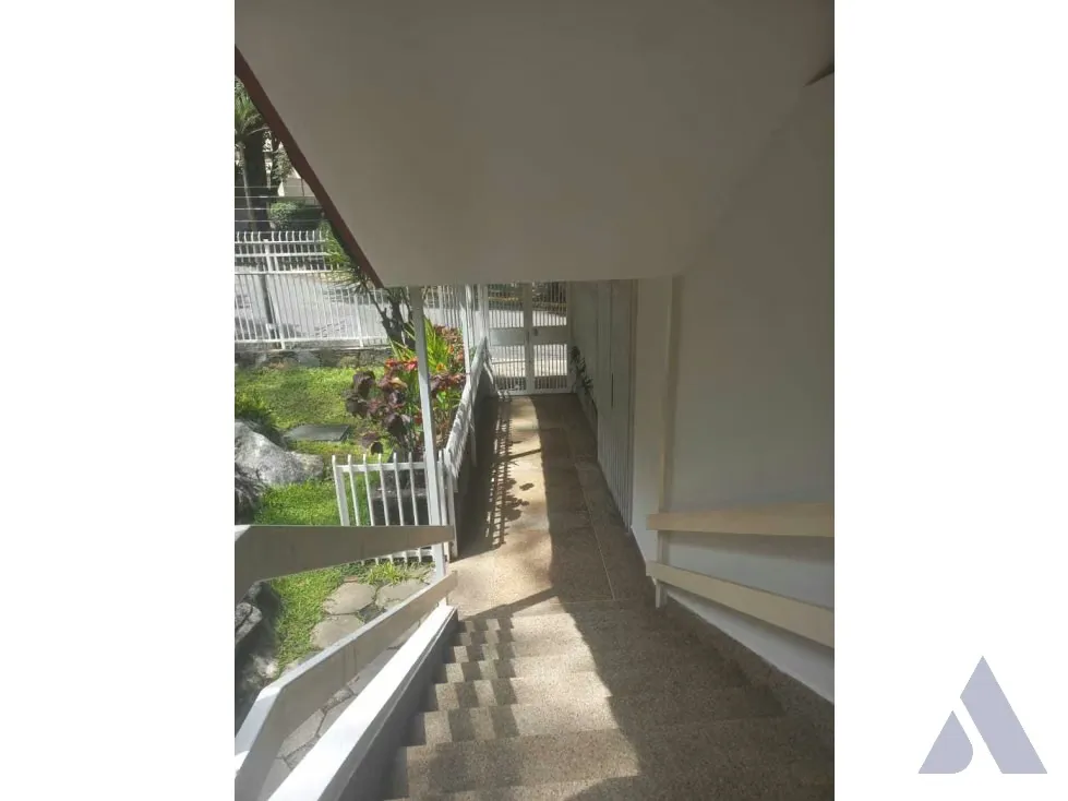 Vendo apartamento 107m2 La Urbina 3410