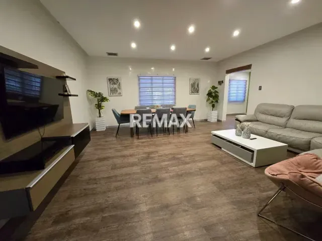 Casa ampliada, moderna y lista para mudarse - 4