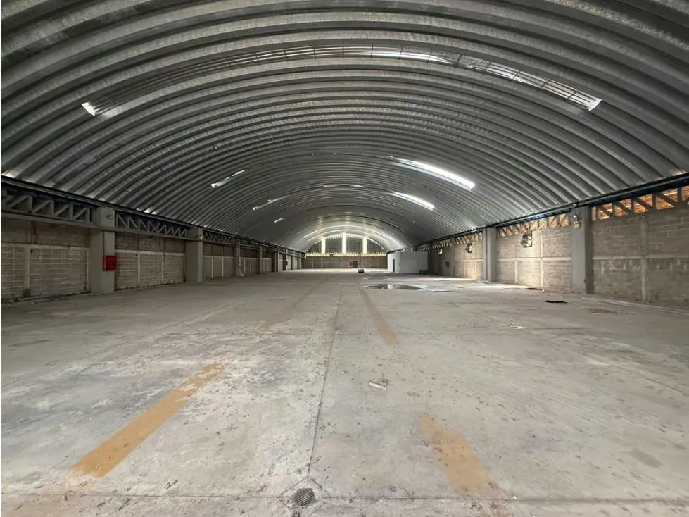 Se alquila Galpon 2.200m² Guarenas - 5