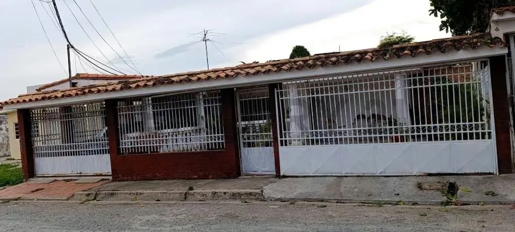 Se vende casa en la urbanización Fundacagua calle Maracay