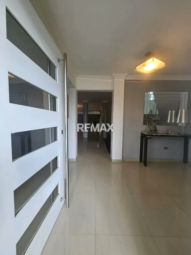 Venta de Exclusiva Casa en Villa Laguna Club Guataparo - 3