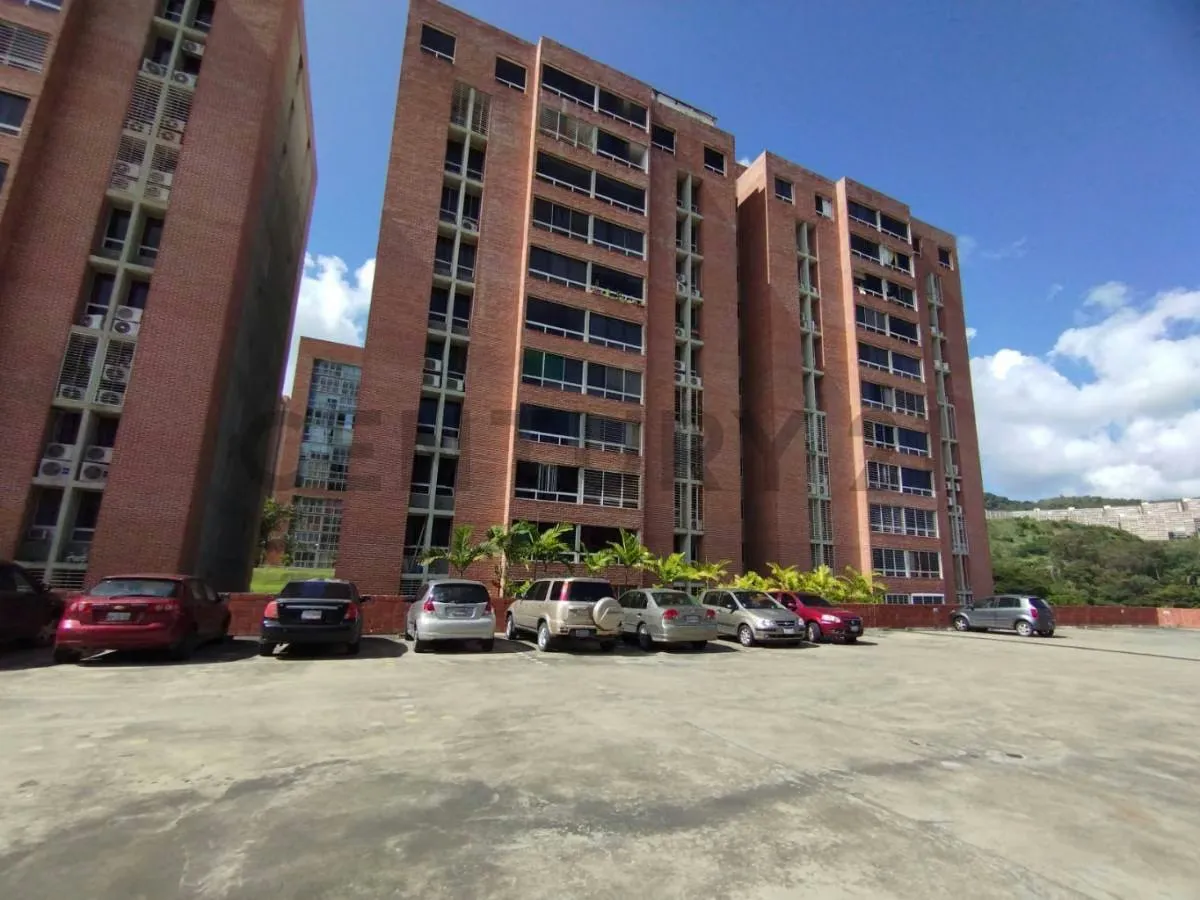 Exclusivo PH Remodelado en Alquiler Urb. El Encantado. El Hatillo