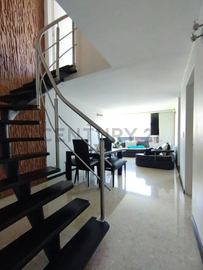 Exclusivo PH Remodelado en Alquiler Urb. El Encantado. El Hatillo - 2
