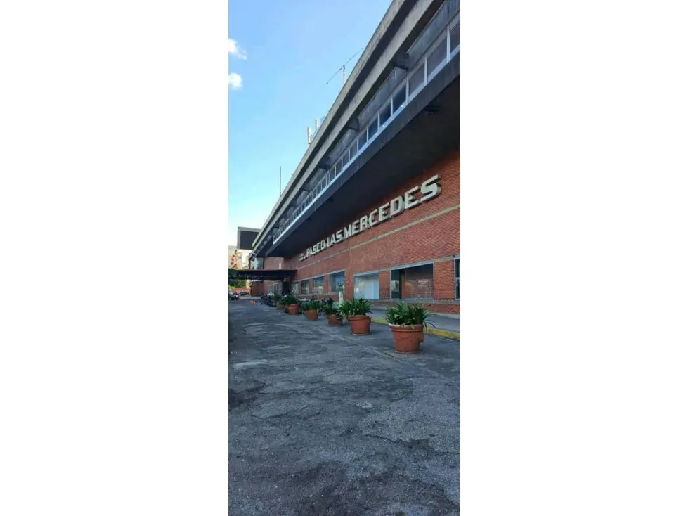 Alquilo local 21m2 Las Mercedes 3497