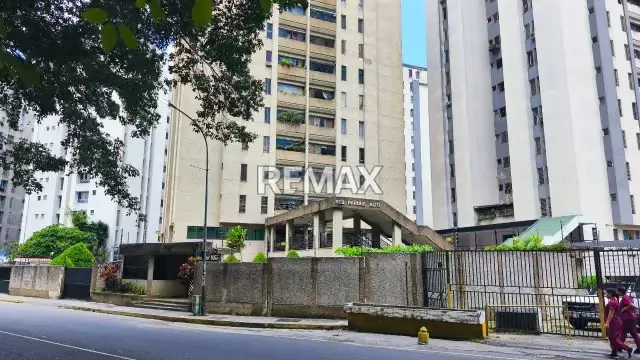 APARTAMENTO EN ALQUILER - LOMAS DEL AVILA