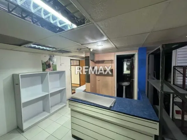 LOCAL COMERCIAL EN ALQUILER EN CCP CAMORUCO AV. BOLÍVAR NORTE - 7