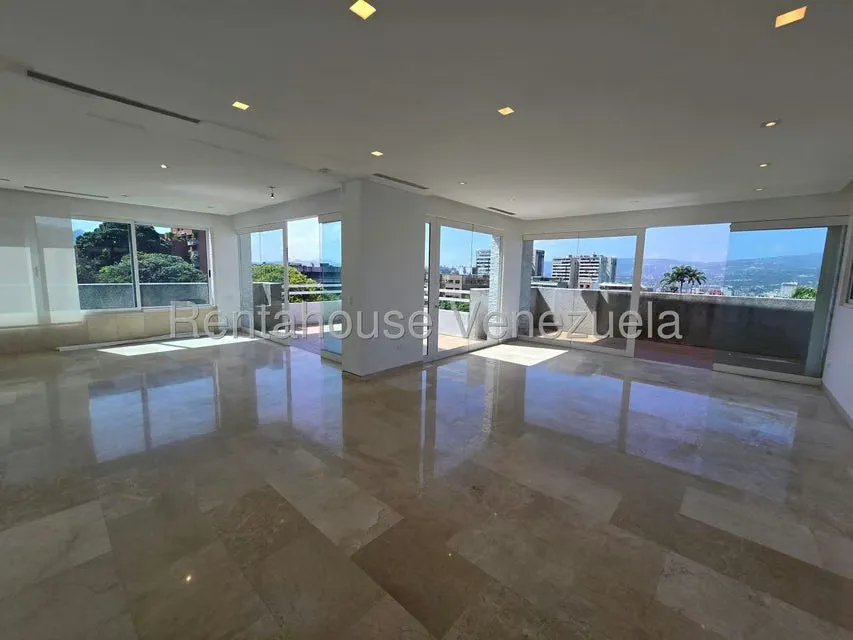 Apartamento (1 Nivel) en Venta en Los Palos Grandes, Distrito Metropolitano - 2