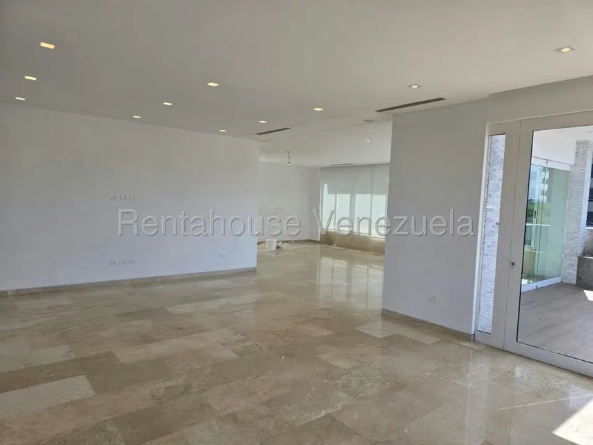 Apartamento (1 Nivel) en Venta en Los Palos Grandes, Distrito Metropolitano - 3