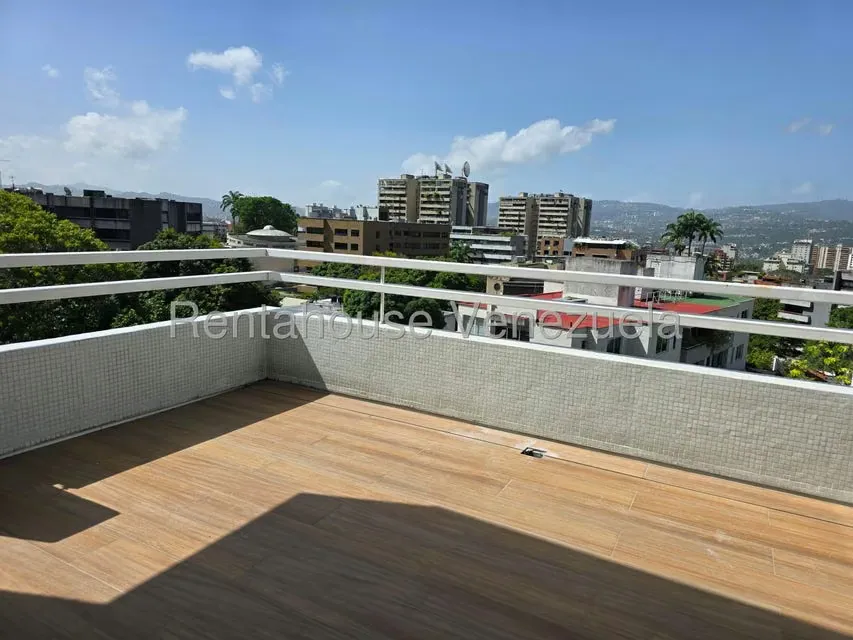 Apartamento (1 Nivel) en Venta en Los Palos Grandes, Distrito Metropolitano - 24