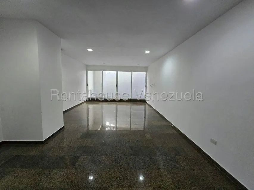 Apartamento (1 Nivel) en Venta en Los Palos Grandes, Distrito Metropolitano - 25