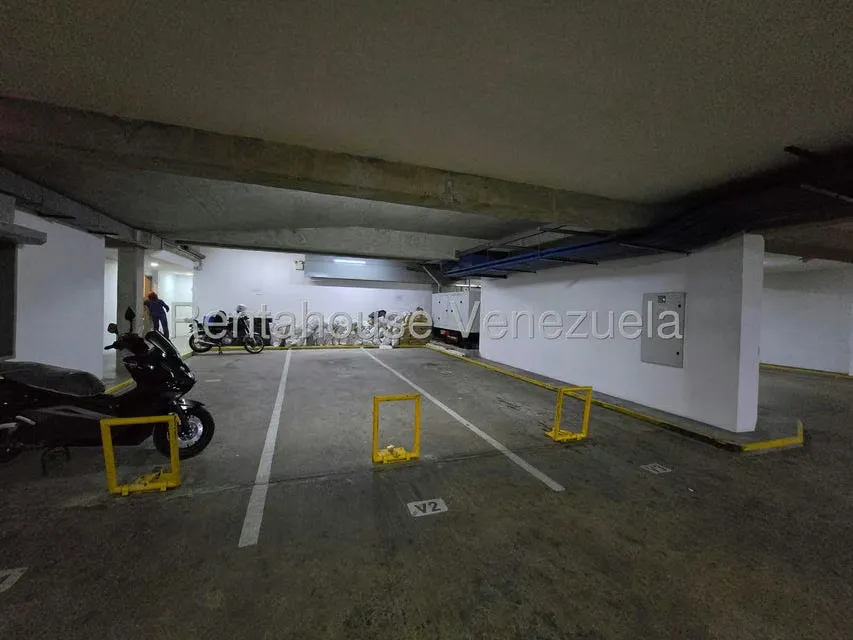 Apartamento (1 Nivel) en Venta en Los Palos Grandes, Distrito Metropolitano - 29