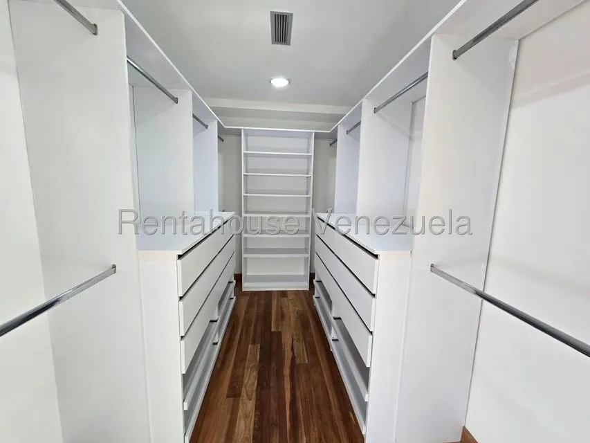 Apartamento (1 Nivel) en Venta en Los Palos Grandes, Distrito Metropolitano - 10