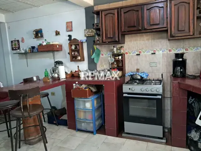 En Venta Casa de dos Niveles ubicada en la Candelaria a una cuadra del Mercado Pereferico - 5