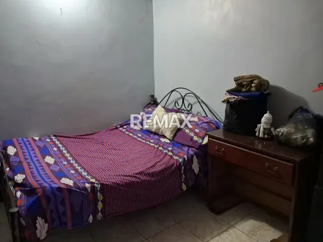 En Venta Casa de dos Niveles ubicada en la Candelaria a una cuadra del Mercado Pereferico - 10