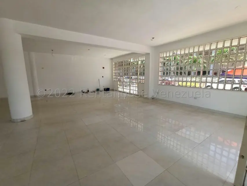 Local Comercial en Alquiler en Avenida Miranda, Aragua - 4