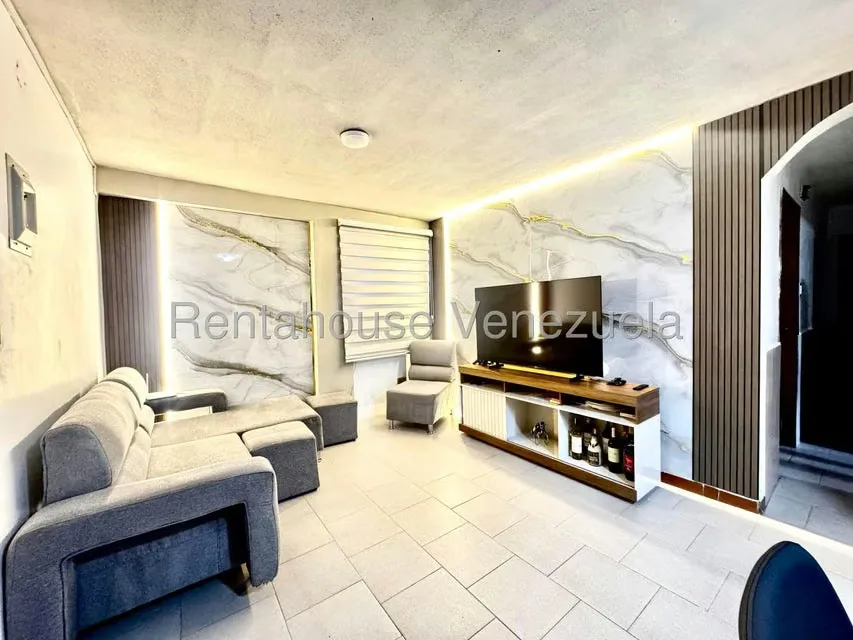 Apartamento (1 Nivel) en Venta en Caricuao, Distrito Metropolitano - 2