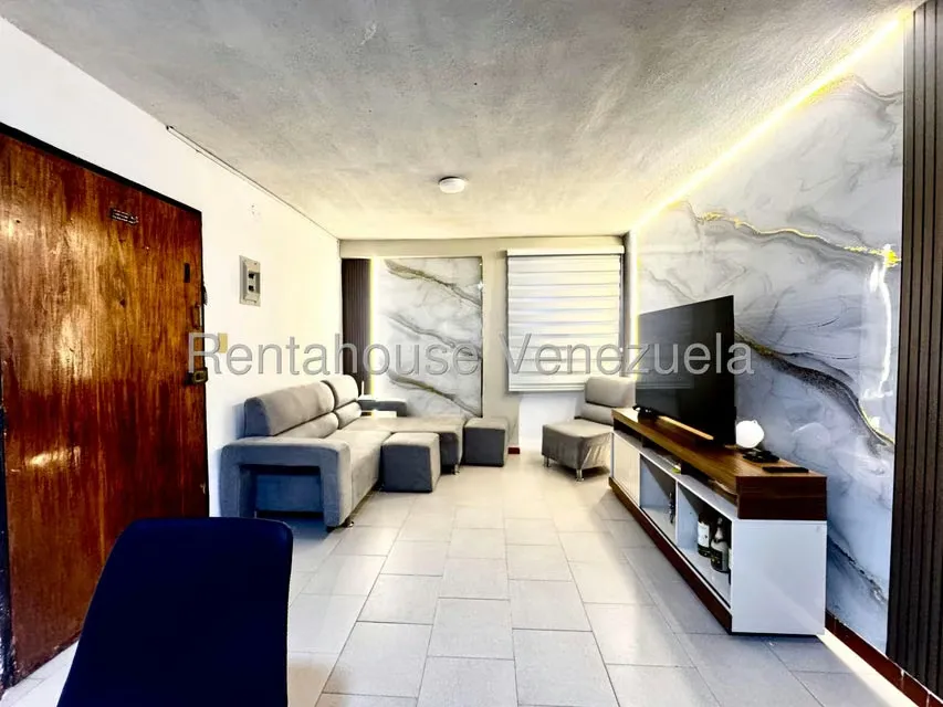 Apartamento (1 Nivel) en Venta en Caricuao, Distrito Metropolitano - 4