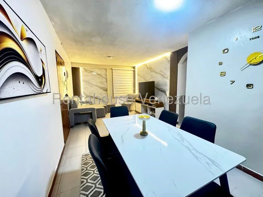 Apartamento (1 Nivel) en Venta en Caricuao, Distrito Metropolitano - 6