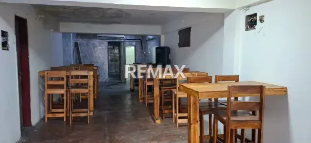 Se Alquila Local Licorería con Amplia Casa - 6