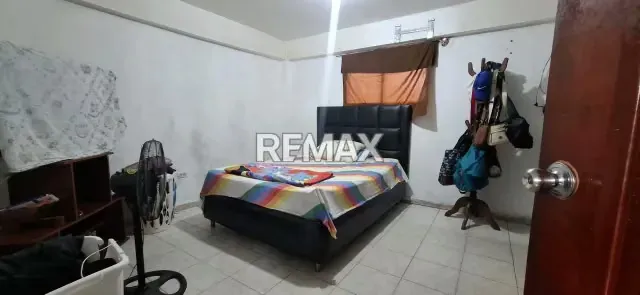 Se Alquila Local Licorería con Amplia Casa - 8