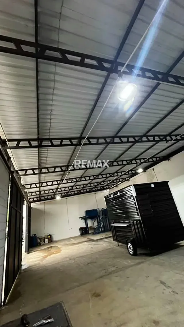OPORTUNIDAD INDUSTRIAL: GALPON DE 243m2 - 6