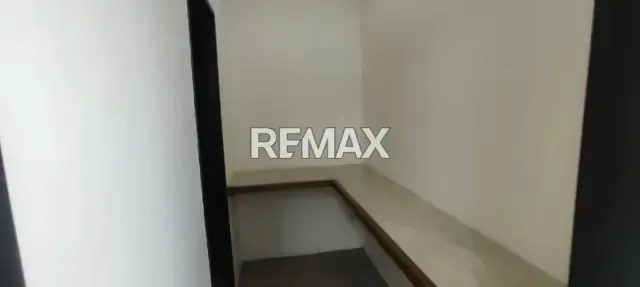 ALQUILER DE LOCAL EN EL PUEBLO DE BARUTA. EXCELENTE UBICACIÓN 26-30 - 17