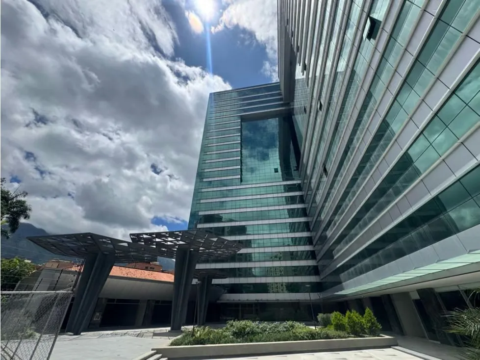 Se vende oficina 883m2 Campo Alegre 2056