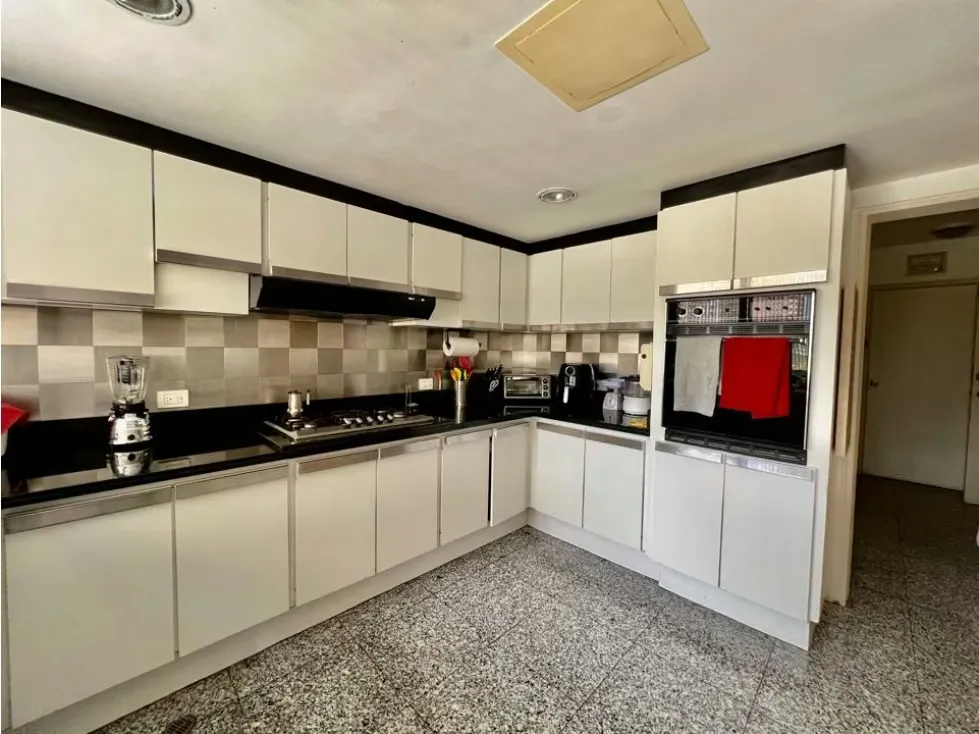 Se vende PB 400m2 + 400m2 terraza 4h+s+e/5B/2p Lomas de las Mercedes - 11