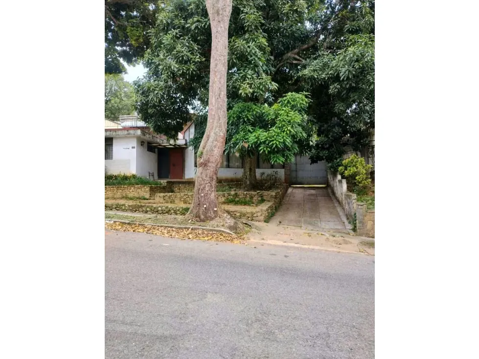 Se vende casa 418m2 San Roman 1020