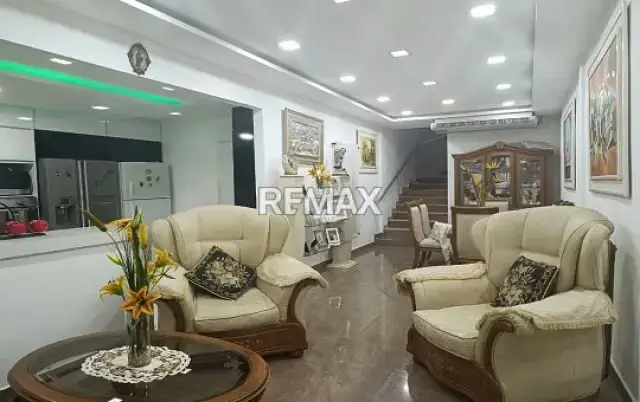 CASA EN VENTA CON LOCAL COMERCIAL A NIVEL DE LA AV. VALLEHONDO, CABUDARE