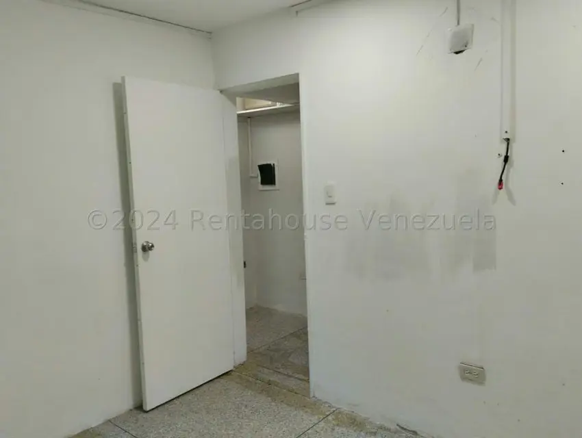 Oficina en Alquiler en Zona Oeste, Lara - 10