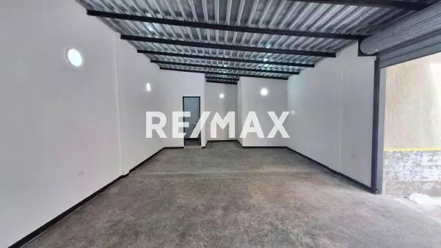 Local 4 de 55mt² de construcción, con infraestructura a estrenar - 3