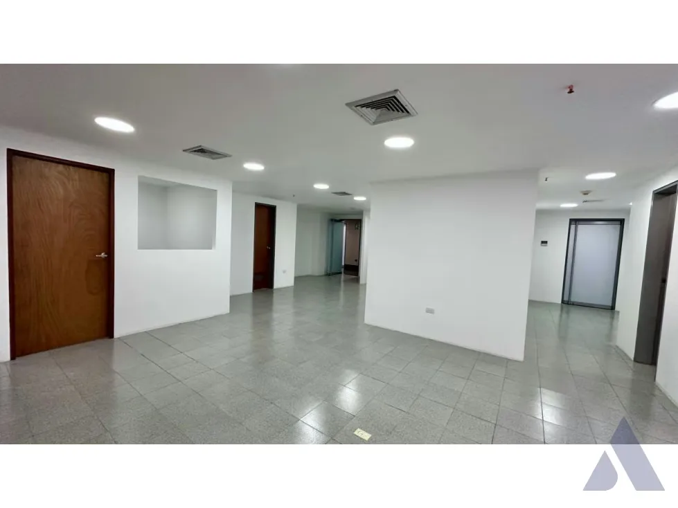 Alquilo oficina 106m2 Torre Xpress Macaracuay 3227 - 19