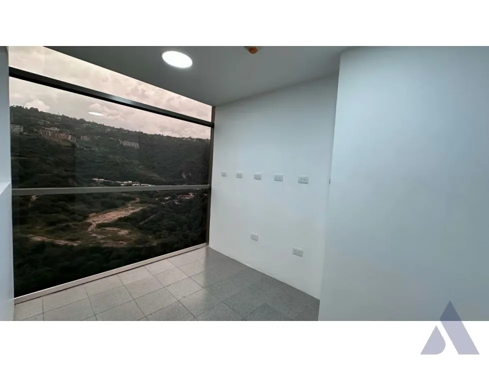 Alquilo oficina 106m2 Torre Xpress Macaracuay 3227 - 21