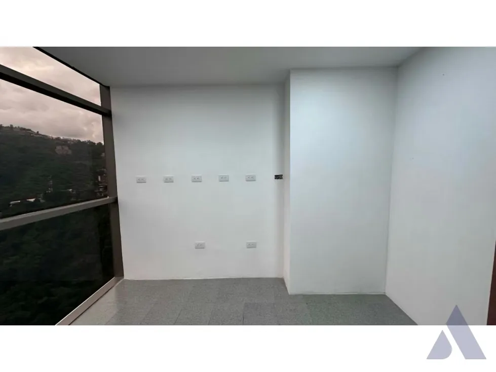 Alquilo oficina 106m2 Torre Xpress Macaracuay 3227 - 23