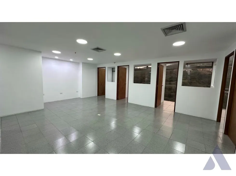 Alquilo oficina 106m2 Torre Xpress Macaracuay 3227 - 10