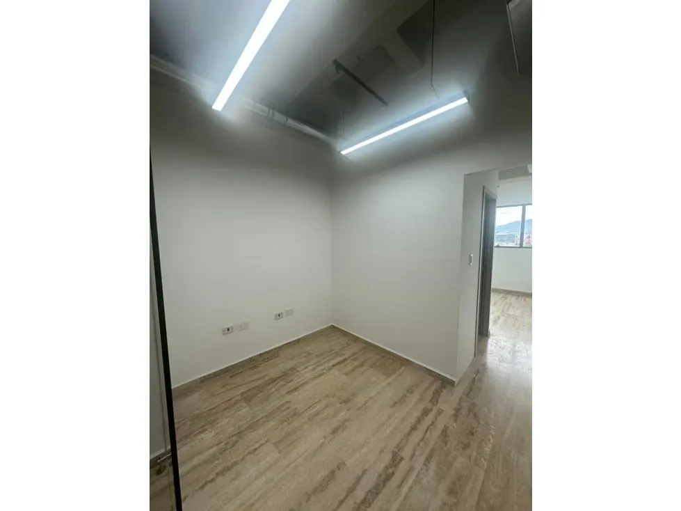 Oficina en alquiler 34m², Nest Tower - 8